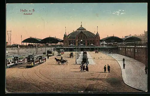 AK Halle a. S., Bahnhof mit Strassenbahnen