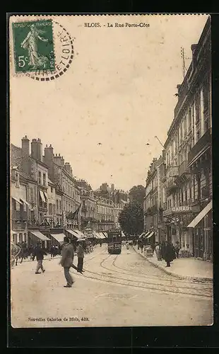 AK Blois, La Rue Porte-Cote, Strassenbahn