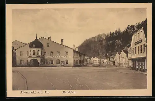 AK Altenmarkt / Alz, Marktplatz mit Gasthof zur Post, Inh. Johann Dietl