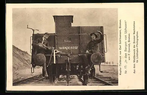 AK In den Bergen von Uphusen, Kinder auf Eisenbahnwagon