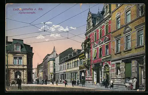 AK Ludwigshafen a. Rh., Gellertstrasse mit Passanten und Geschäften
