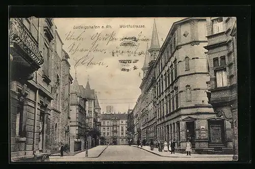 AK Ludwigshafen a. Rh., Passanten in der Wörthstrasse