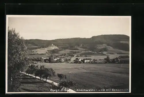 AK Kleinweiler /Bayr. Allgäu, Ortsansicht mit Sonneneck