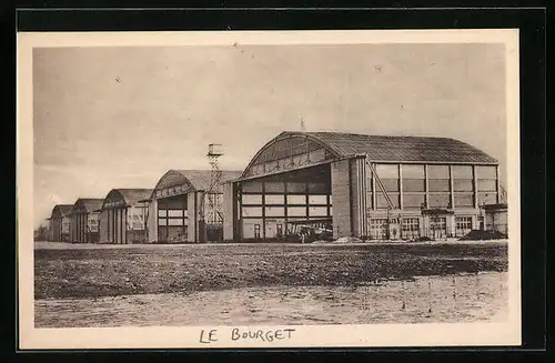 AK Aéroport du Bourget, Les Hangars Bessonneaux en ciment armé
