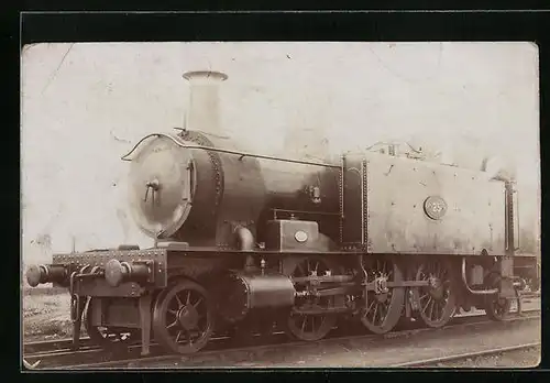 AK Lokomotive der Englischen Eisenbahn in der Nahaufnahme