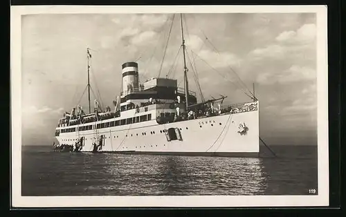 AK Passagierschiff Cobra vor der Küste Helgolands vor Anker liegend