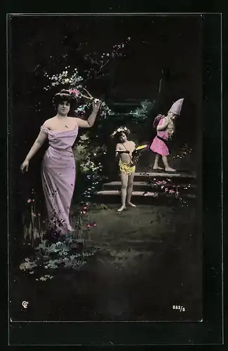 AK Schönheit mit Glückszwergen