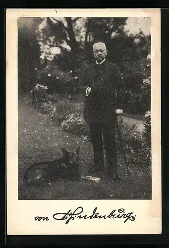 AK Paul von Hindenburg mit Schäferhund im Garten