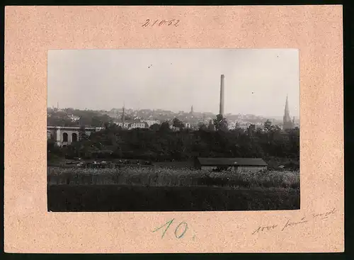 Fotografie Brück & Sohn Meissen, Ansicht Apolda, Panoramaansicht der Stadt mit Schornsteinen