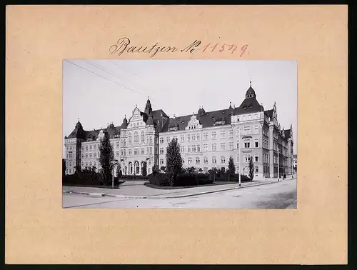 Fotografie Brück & Sohn Meissen, Ansicht Bautzen, Blick auf das Justizgebäude am König Friedrich August Platz