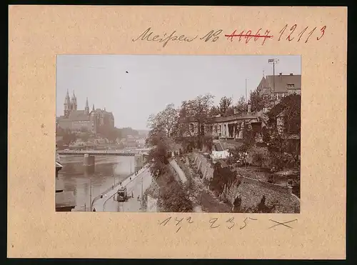 Fotografie Brück & Sohn Meissen, Ansicht Meissen i. Sa., Strassenbahn in der Bahnhofsstrasse mit Jagdschlösschen