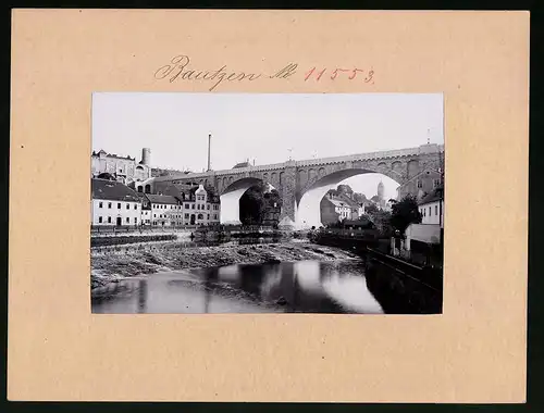 Fotografie Brück & Sohn Meissen, Ansicht Bautzen, Blick durch die Spreebrücke