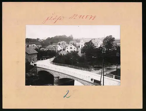 Fotografie Brück & Sohn Meissen, Ansicht Flöha i. Sa., Bäckerei links neben der Brücke