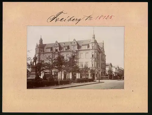 Fotografie Brück & Sohn Meissen, Ansicht Freiberg / Sachsen, Cafe Zum Schultheiss & Bismarck-Denkmal