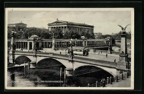 AK Berlin, Strassenbahn fährt über die Friedrichsbrücke