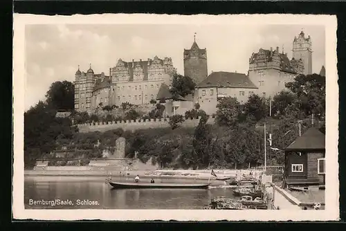 AK Bernburg /Saale, Das Schloss, Boote