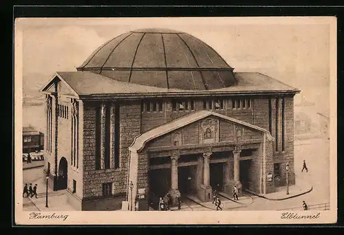 AK Hamburg-St. Pauli, Elbtunnel, Eingangsgebäude mit Passanten
