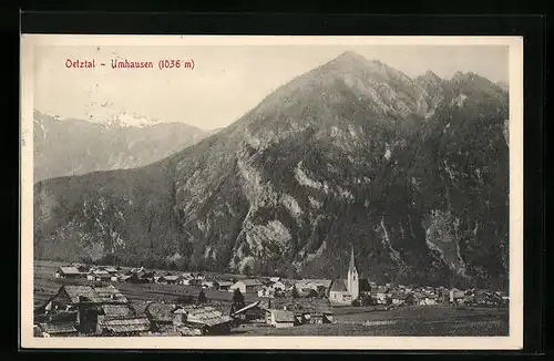 AK Umhausen /Oetztal, Ortsansicht vor Bergmassiv