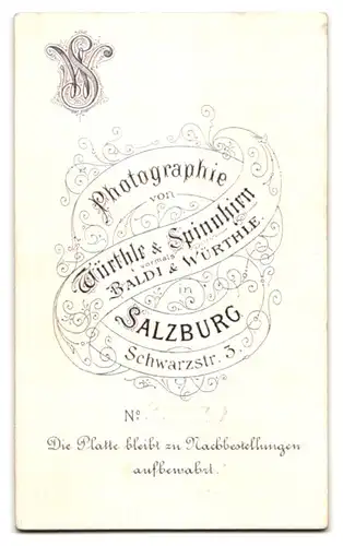 Fotografie Würthle & Spinnhirn, Salzburg, Schwarzstr.3, Hübsche Dame mit Rüschen am Kleid