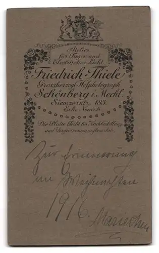 Fotografie Friedrich Thiele, Schönberg i. Meckl., Siemzerstr. 183, Dame mit gewelltem Haar