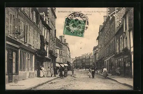 AK Saint-Hilaire-du-Harcouet, La Rue de la République