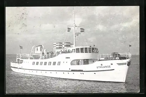 AK Dampfer Uthlande mit Fahrgästen an Deck