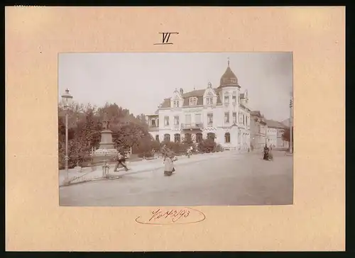 Fotografie Brück & Sohn Meissen, Ansicht Schmölln i. Sa., Schillerplatz mit Kaiser Wilhelm Denkmal, Schmöllner Tageblatt