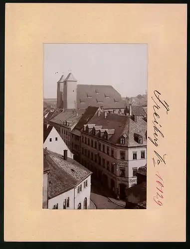 Fotografie Brück & Sohn Meissen, Ansicht Freiberg i. Sa., Blick in den Ort mit Colonialwarenhandlung Otto Liesack