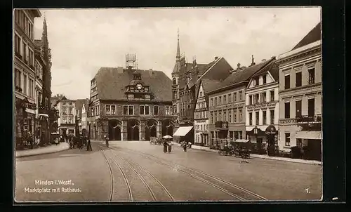 AK Minden i. W., Strassenpartie am Marktplatz mit Rathaus