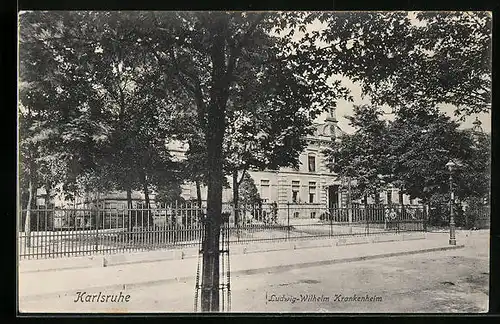 AK Karlsruhe i. B., Strassenpartie am Ludwig-Wilhelm-Krankenheim