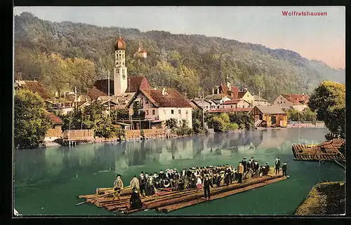 AK Wolfratshausen, Uferpartie mit Ortsansicht und Flössern