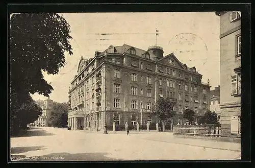 AK München, Regina-Palast-Hotel mit Strassenpartie