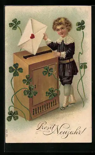 Präge-AK Kleiner Junge mit Brief am Postkasten, Neujahrsgruss