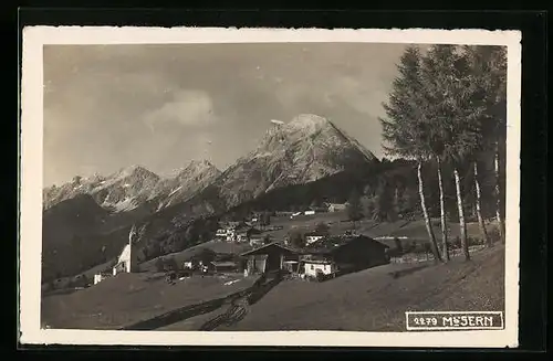 AK Mösern, Ortsansicht mit Gipfeln