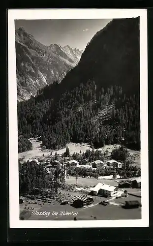 AK Ginzling im Zillertal, Ortspartie mit Bergen