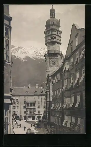 AK Innsbruck, Herzog Friedrich-Strasse mit Bergpanorama