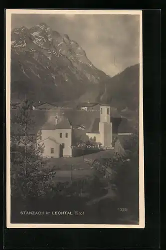 AK Stanzach im Lechtal, Kirche gegen das Gebirge
