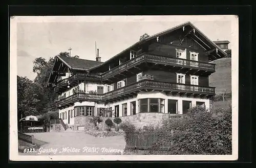 AK Thiersee, Gasthof Weisses Rössl mit Sonnenschirmen