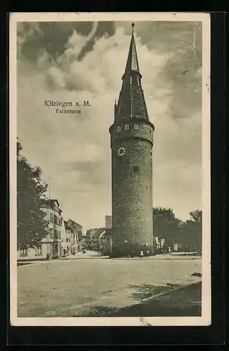 AK Kitzingen a. M., Strassenpartie am Falterturm