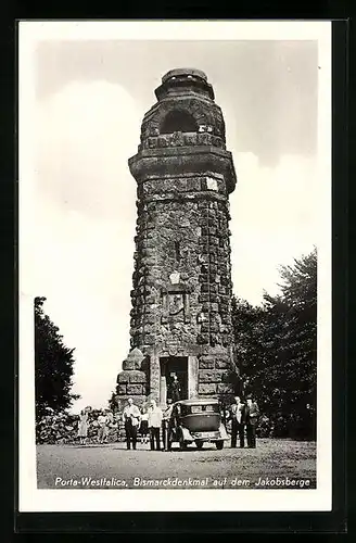 AK Porta Westfalica, Bismarckturm auf dem Jakobsberg mit Besuchern
