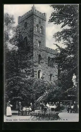 AK Cunewalde /Czorneboh, Bismarckdenkmal mit Besuchern