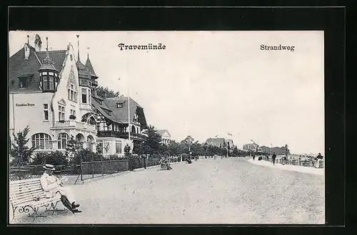 AK Travemünde, Strasse Strandweg mit Hotel-Pension Strandhaus Herker