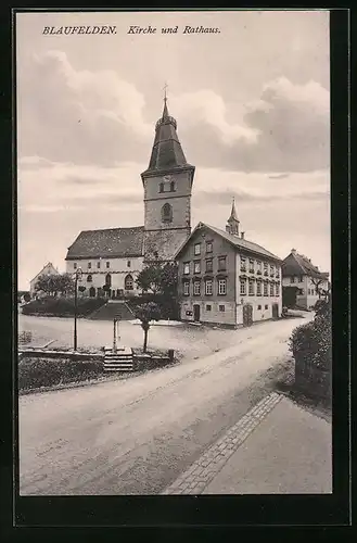 AK Blaufelden, Kirche und Rathaus von der Strasse aus