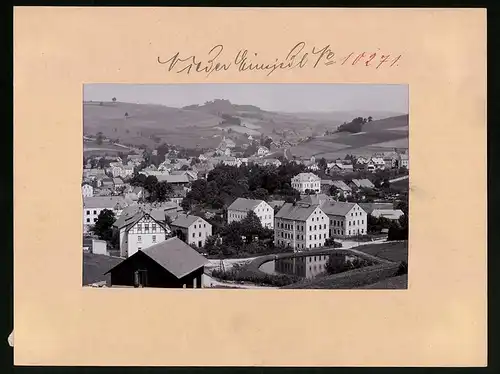 Fotografie Brück & Sohn Meissen, Ansicht Nieder-Einsiedel, Blick über den Ort zur Kirche