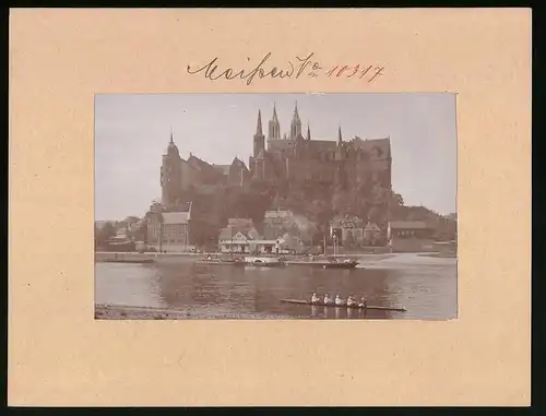 Fotografie Brück & Sohn Meissen, Ansicht Meissen i. Sa., Schlepper - Schleppkahn auf der Elbe