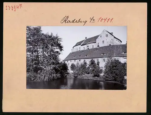 Fotografie Brück & Sohn Meissen, Ansicht Radeberg, Amtsgericht und Schloss