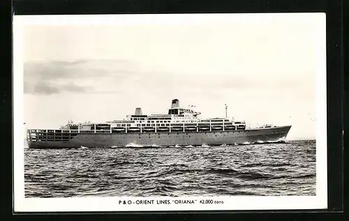 AK Passagierschiff Oriana der Orient Lines aus der Ferne