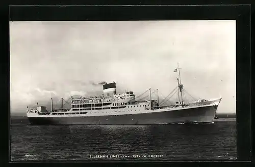 AK Passagierschiff City of Exeter der Ellerman Lines heizt die Kessel an