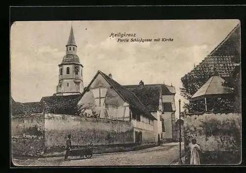 AK Heiligkreuz, Partie Schlossgasse mit Kirche