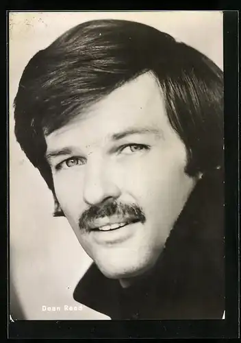 AK Schauspieler Dean Reed mit freundlichem Lächeln